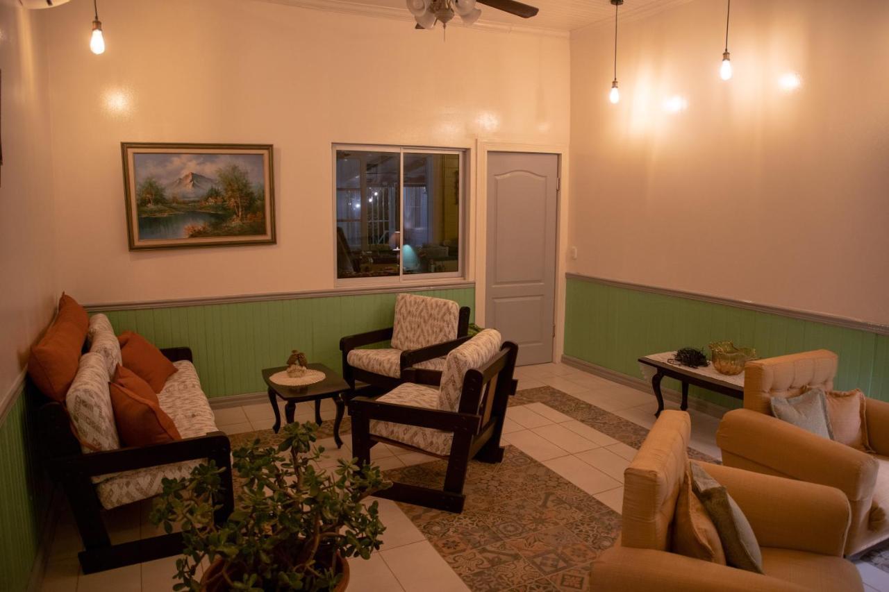Alice Y Juancito Boutique Hotel Alajuela ภายนอก รูปภาพ