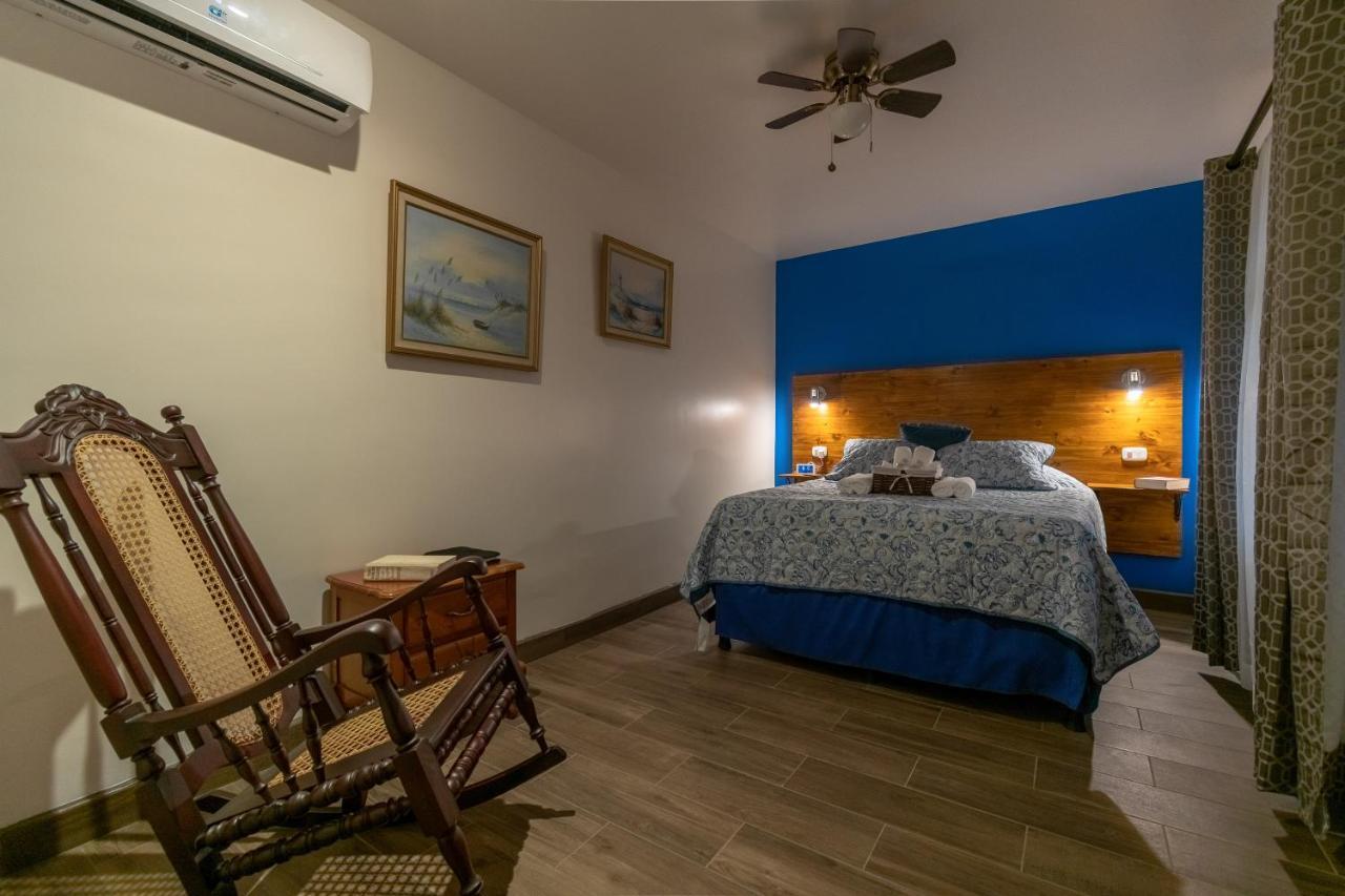 Alice Y Juancito Boutique Hotel Alajuela ภายนอก รูปภาพ