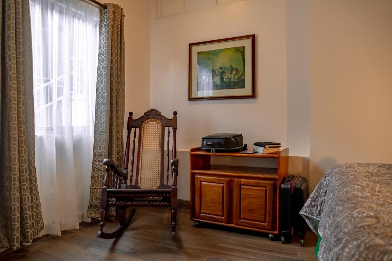 Alice Y Juancito Boutique Hotel Alajuela ภายนอก รูปภาพ